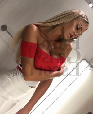 Marie-bérénice erotic massage in Monroe and escorts